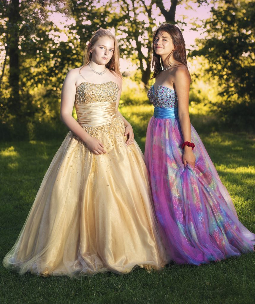 Skylie and Zoe pose at ReDressed Formals